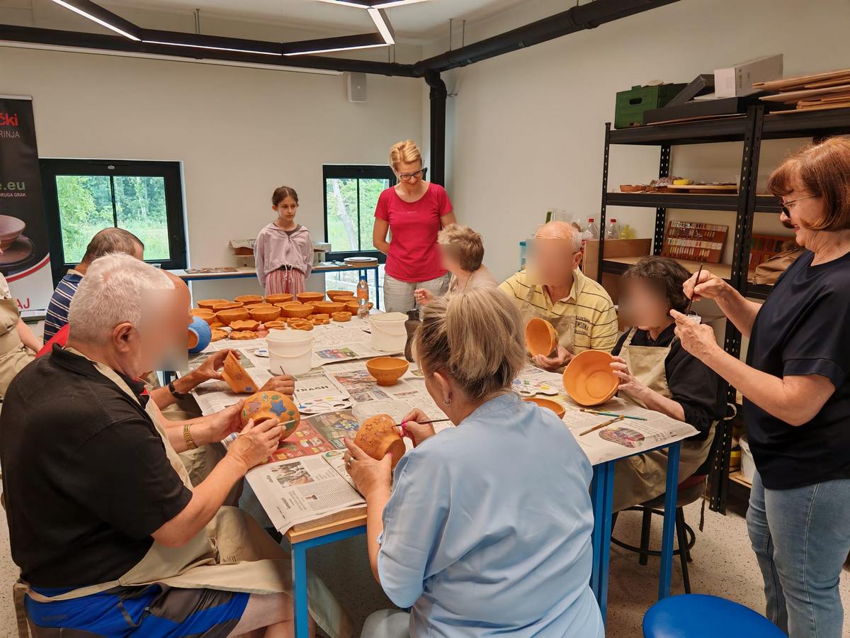 Pripreme za Festival lončarstva i keramike u Petrinji