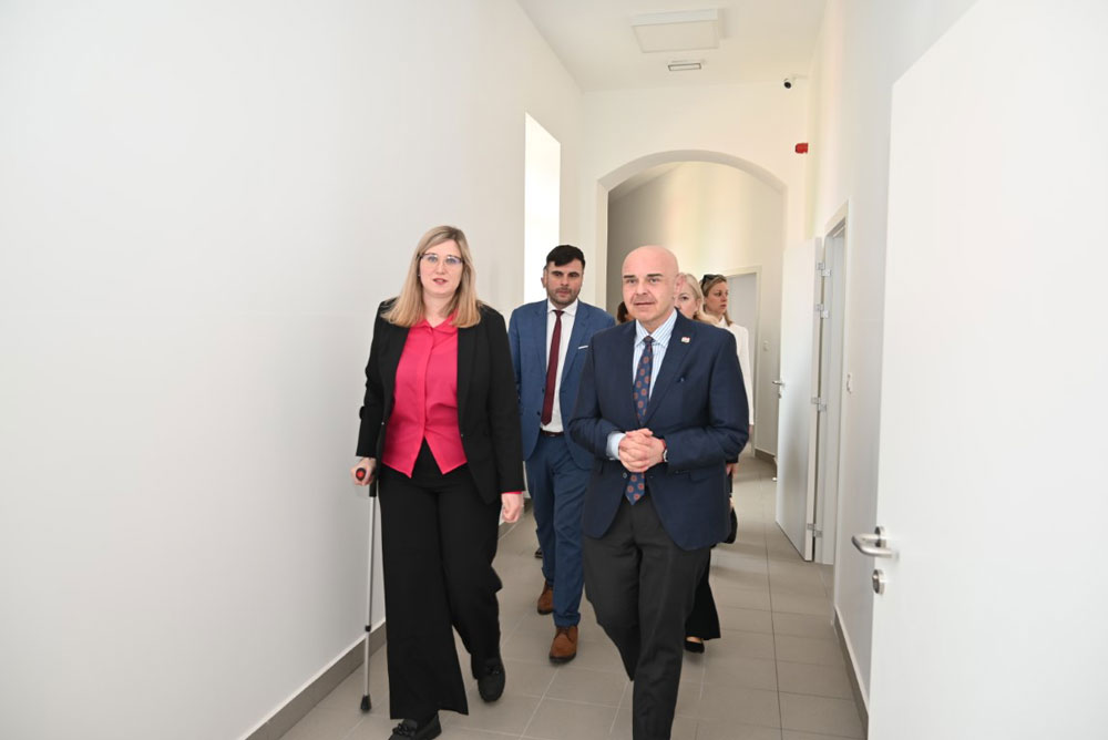 Ministar Ružić obišao naš Dom